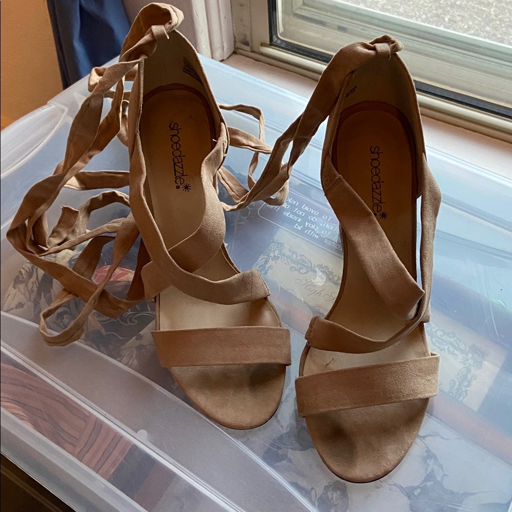 Cute wedge wrap arounds - Picture 2 of 7